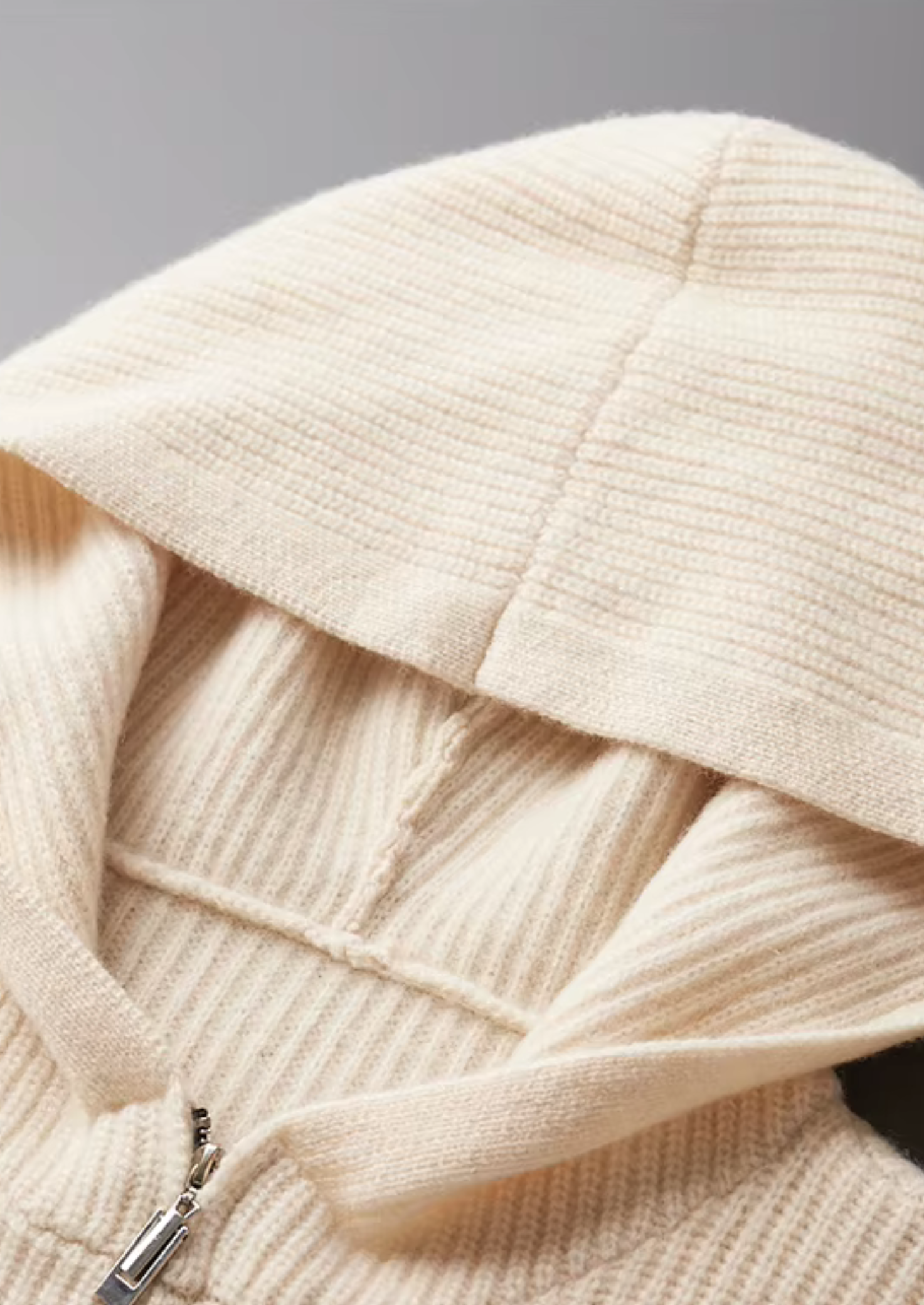 PURE EXTRA-JEMNÁ MERINO VLÁKNA POLOKABÁT S PŘEDNÍ ZIPOVOU KAPUCÍ