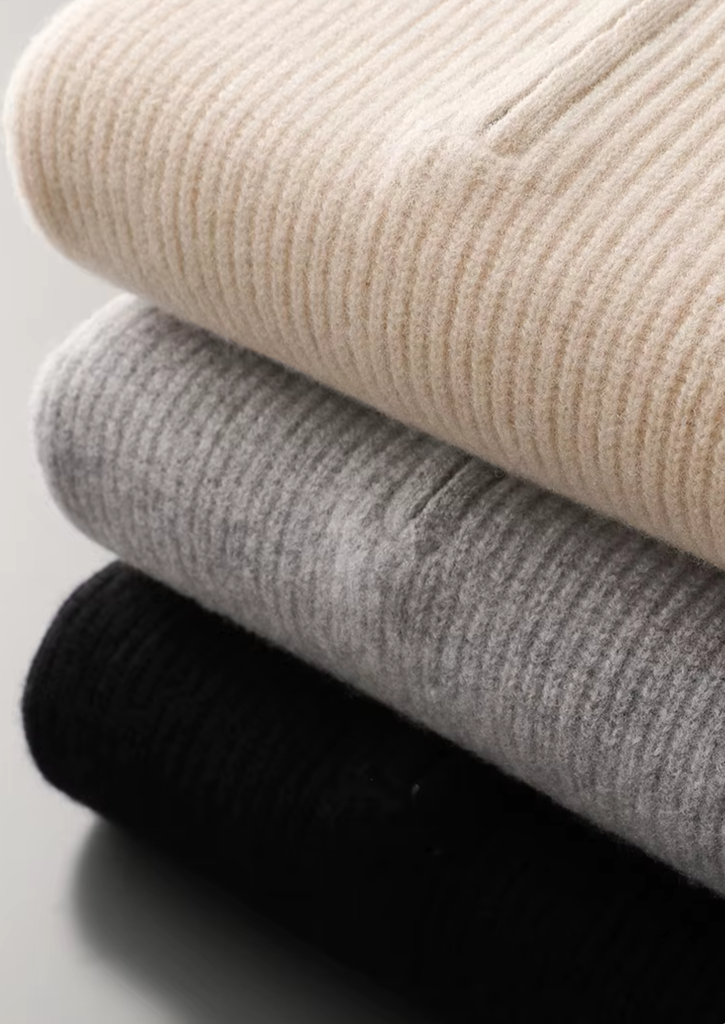 PURE EXTRA-JEMNÁ MERINO VLÁKNA POLOKABÁT S PŘEDNÍ ZIPOVOU KAPUCÍ