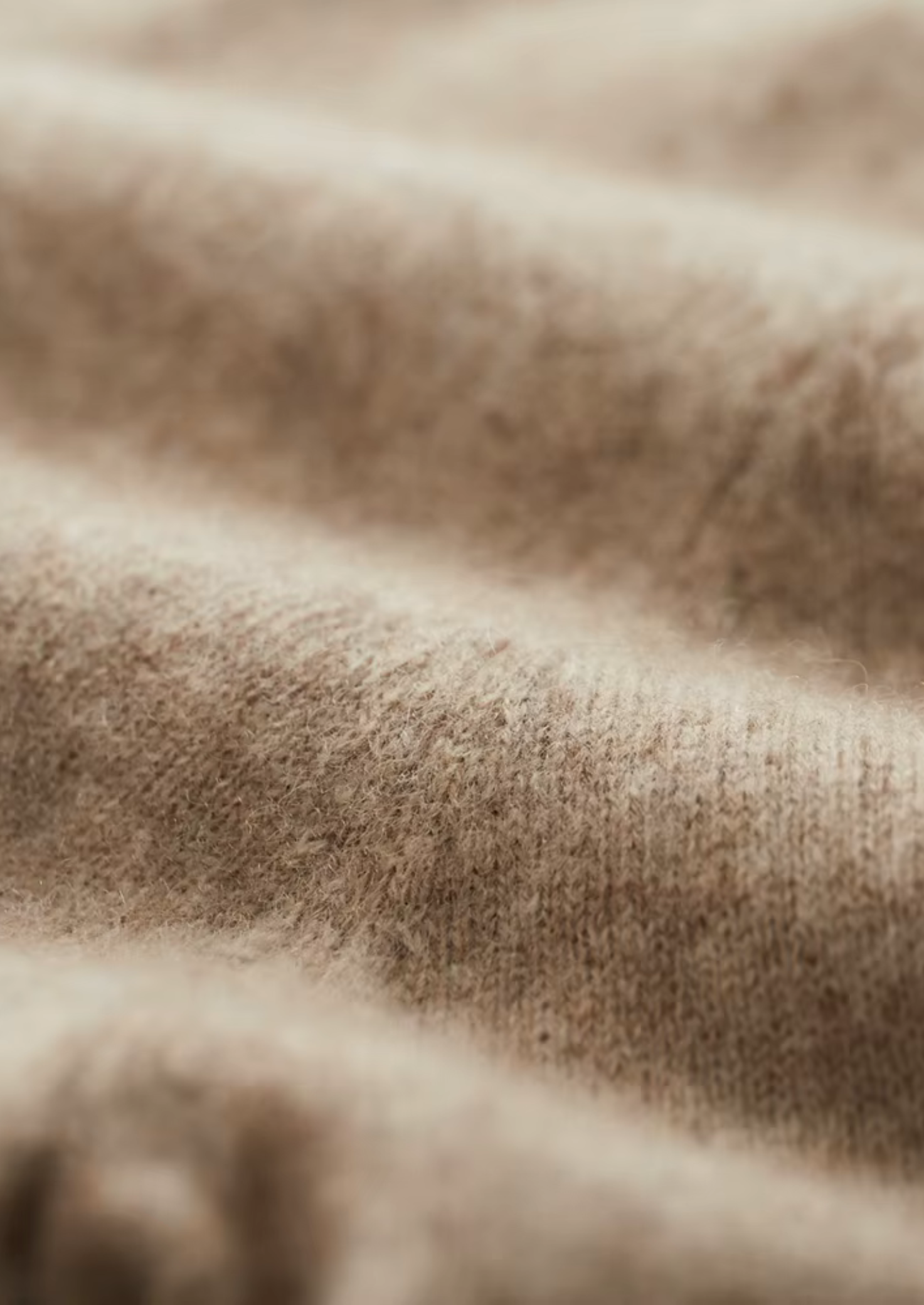 Klasický svetr s výstřihem do V z extra jemné merino vlny