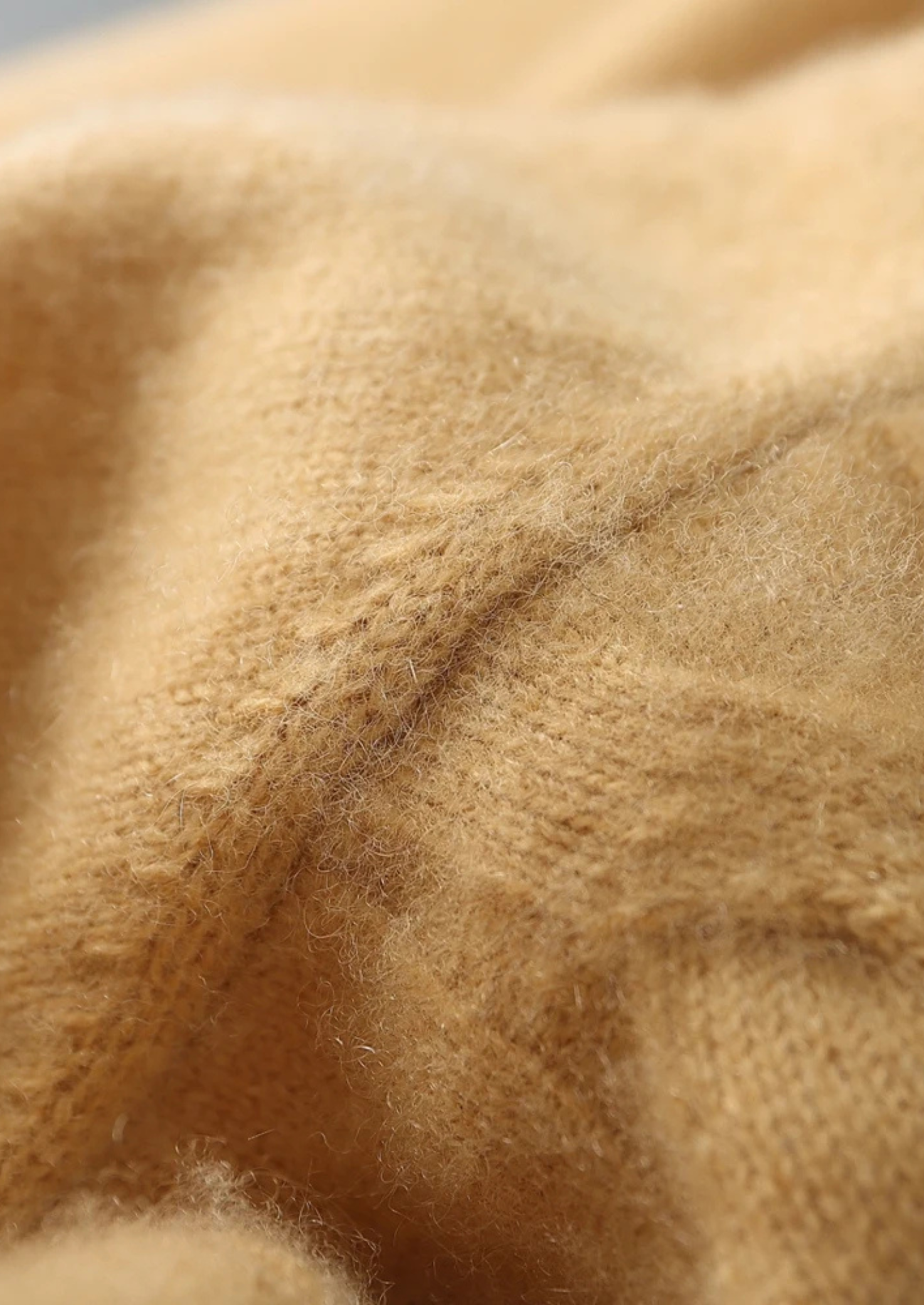 Prémiový svetr s kabelovým vzorem z kašmíru