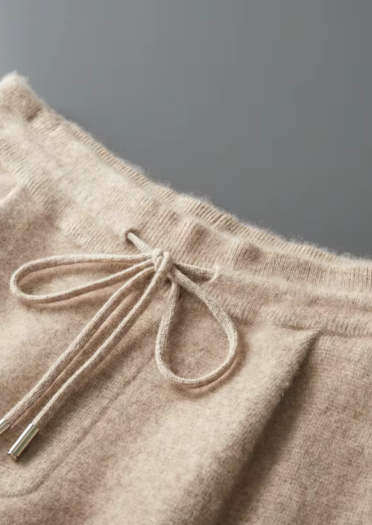 Prémiové kalhoty s plisováním z kašmíru