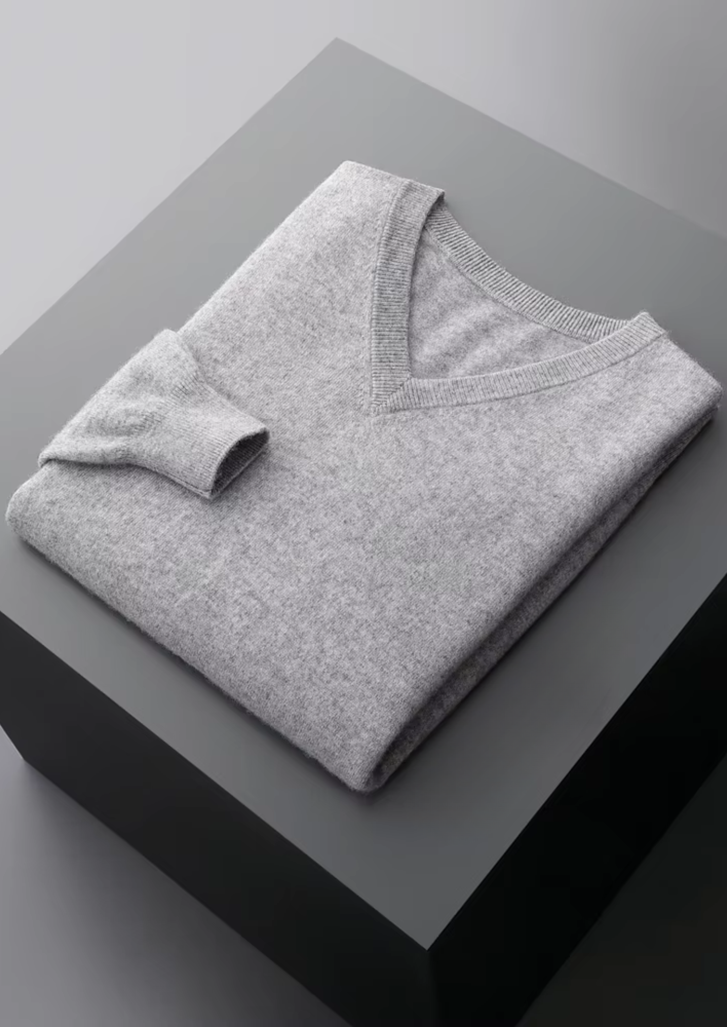 Klasický svetr s výstřihem do V z extra jemné merino vlny