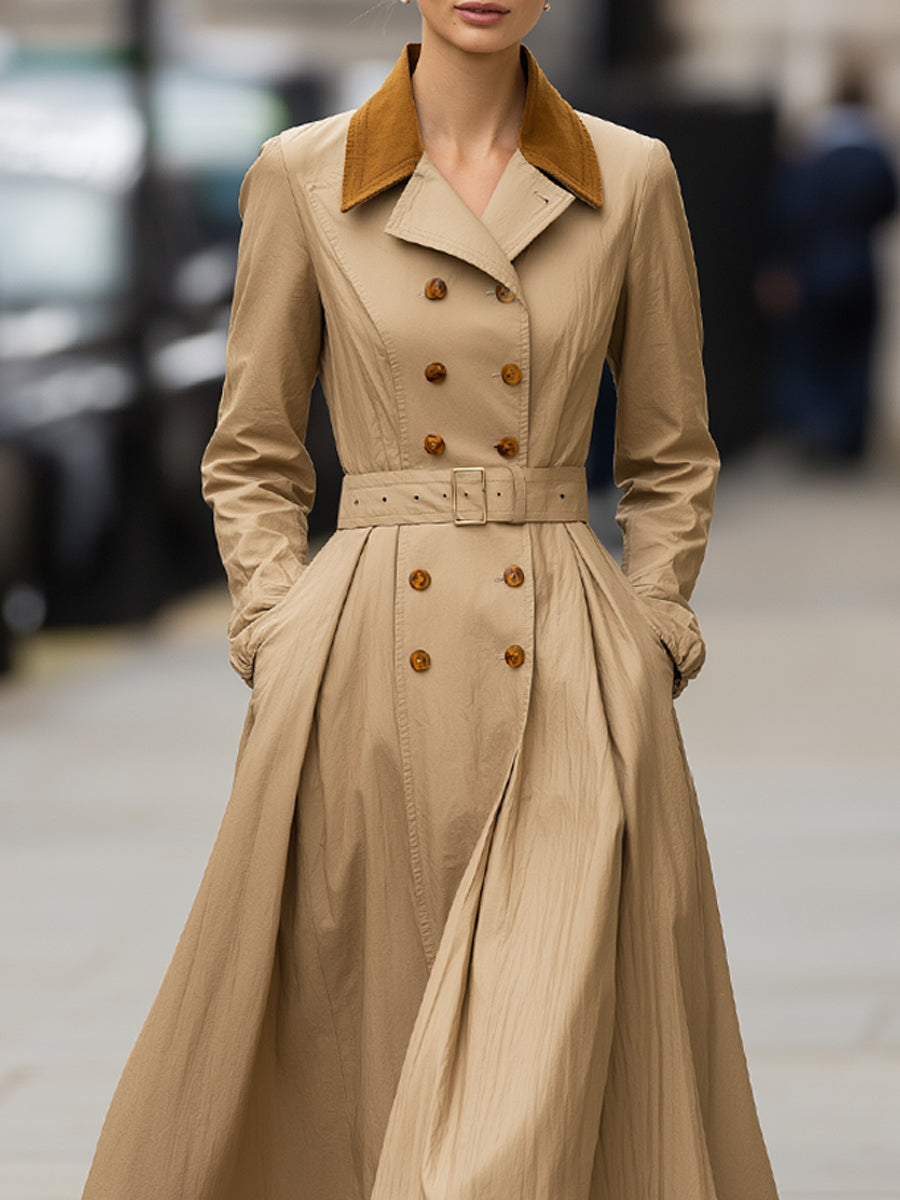 Kamelový trench coat s kontrastním límcem a páskem ve stylu šaty