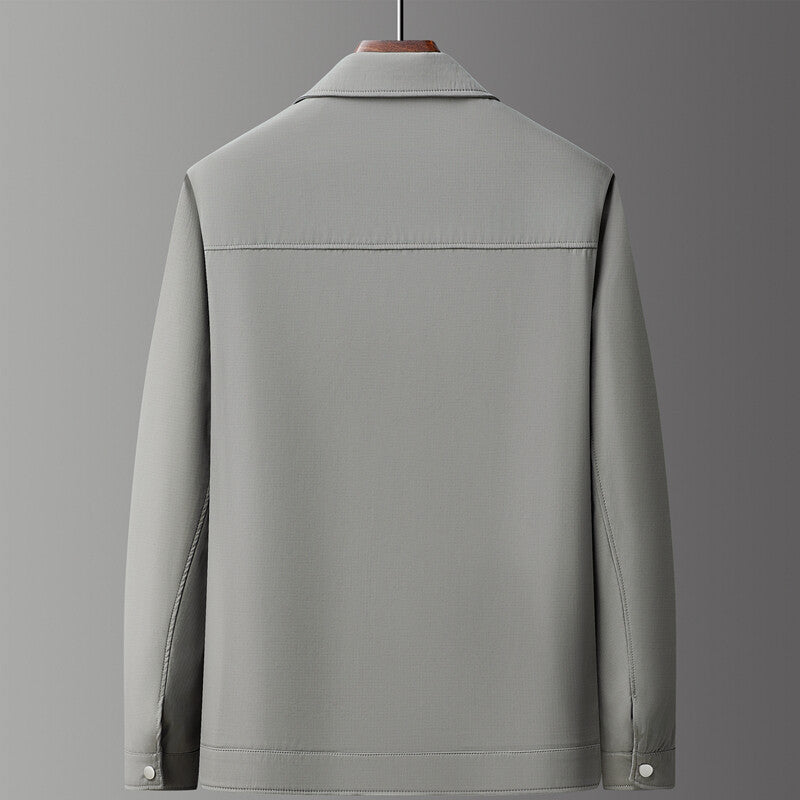 Našeptaná luxusní pánská bunda s hladkým povrchem na míru