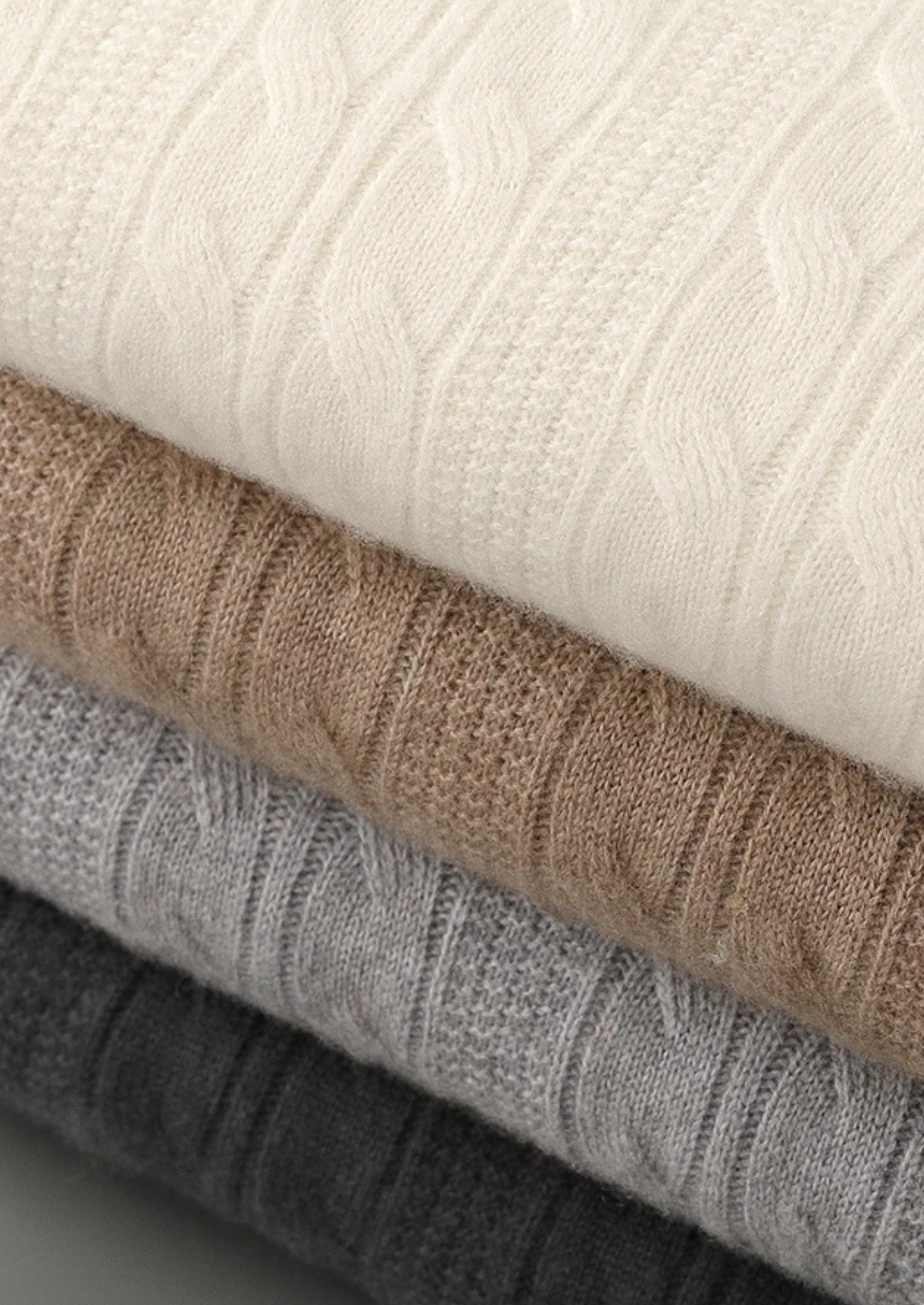 PURE EXTRA-FINE MERINO WOOL CABLE CREWNECK