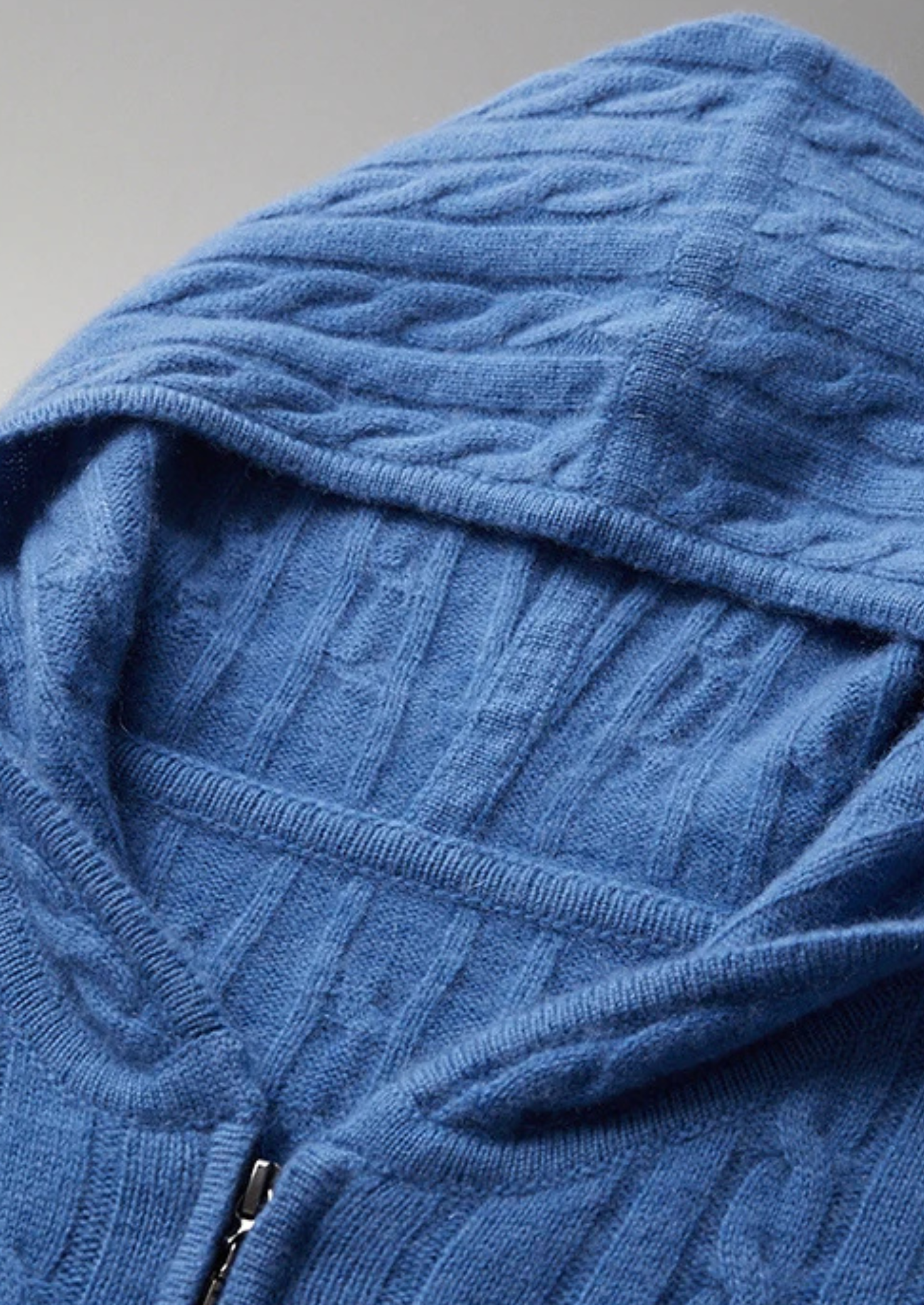 Prémiová kabeleová mikina s kapucí na zip