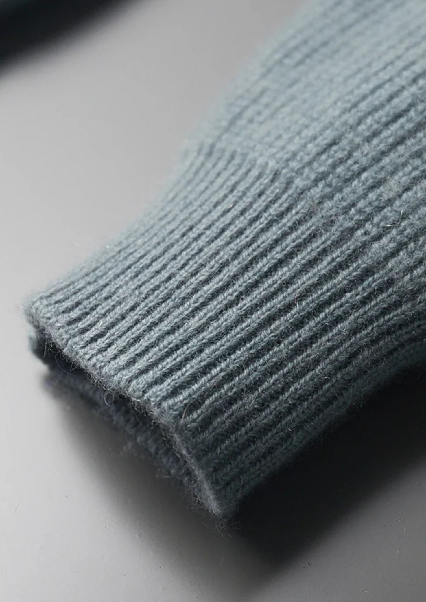 Prémiový károvaný kardigan z kašmíru