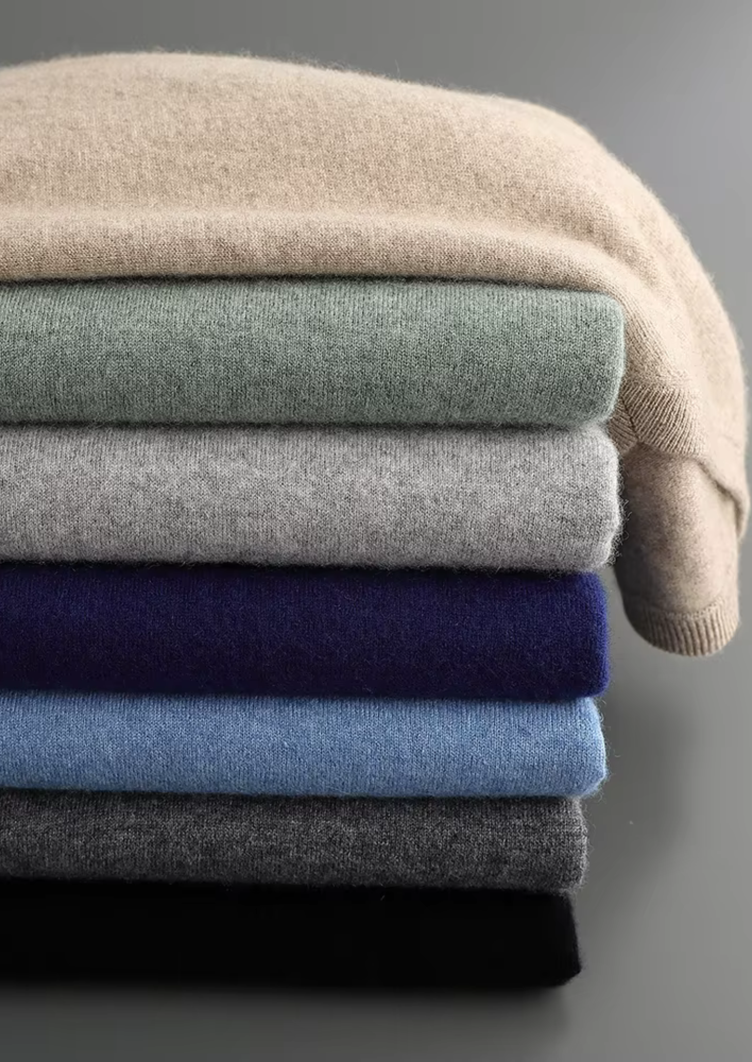 Klasický svetr s výstřihem do V z extra jemné merino vlny