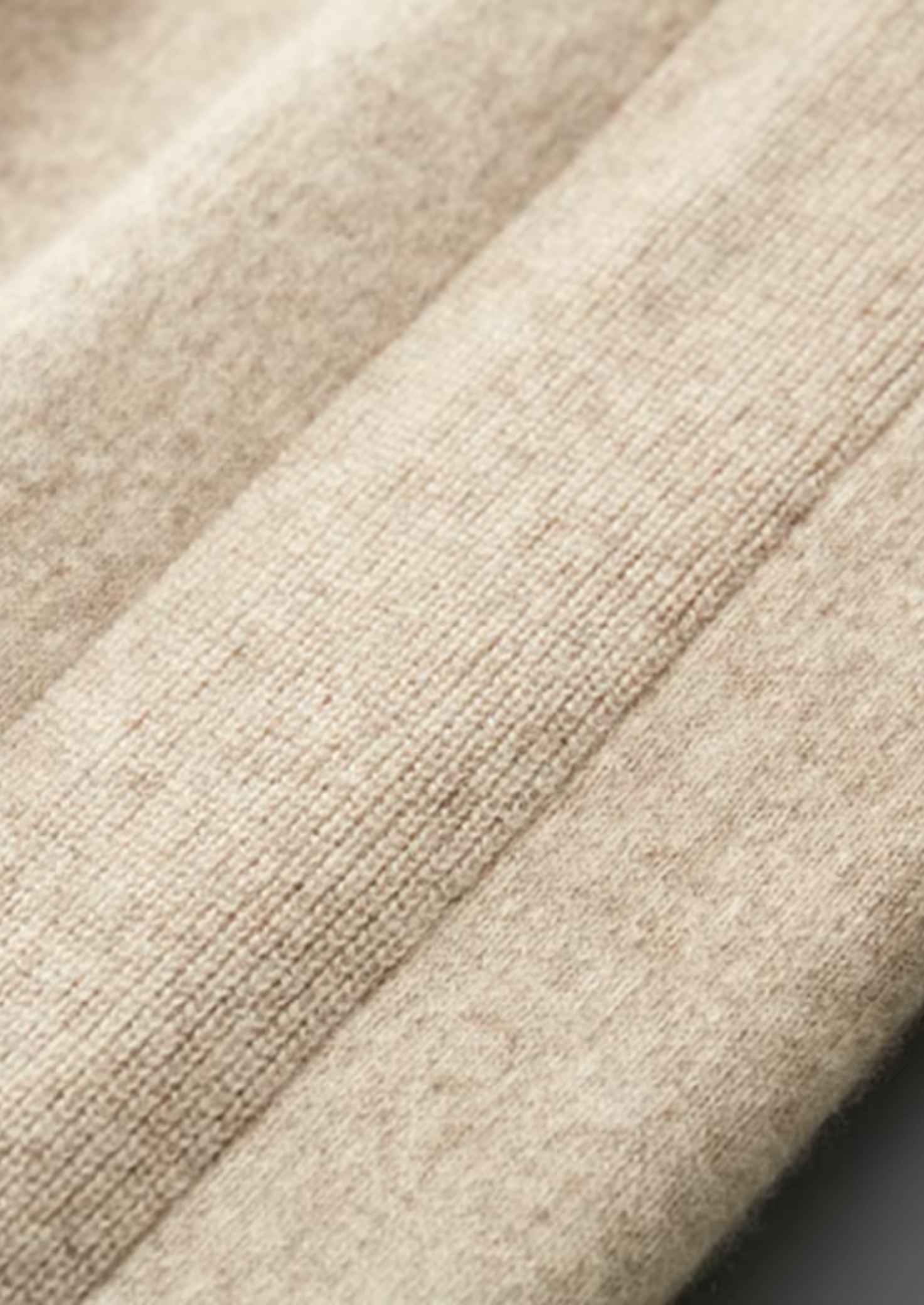 Prémiový soubor volnočasových kalhot a svetrů z kašmíru