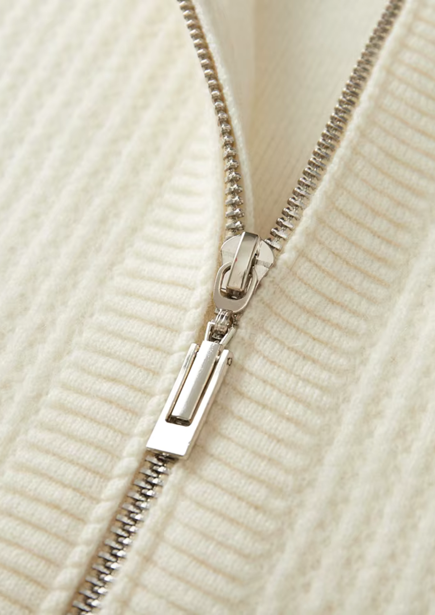 PURE EXTRA-FINÍ MERINO VLNA Žebrovaná s kapucí s YKK zipem