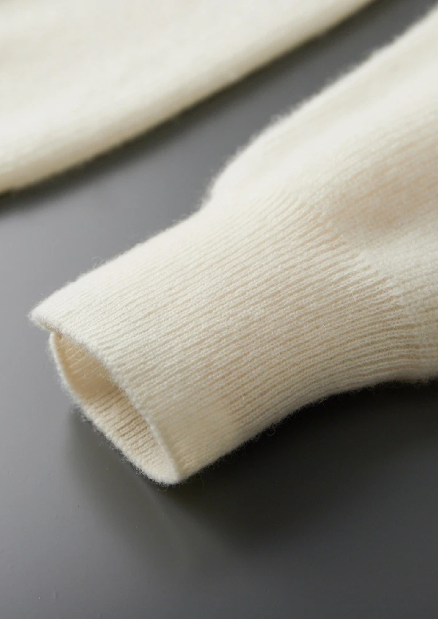 Prémiový polo-zip svetr s žebrovaným kašmírem