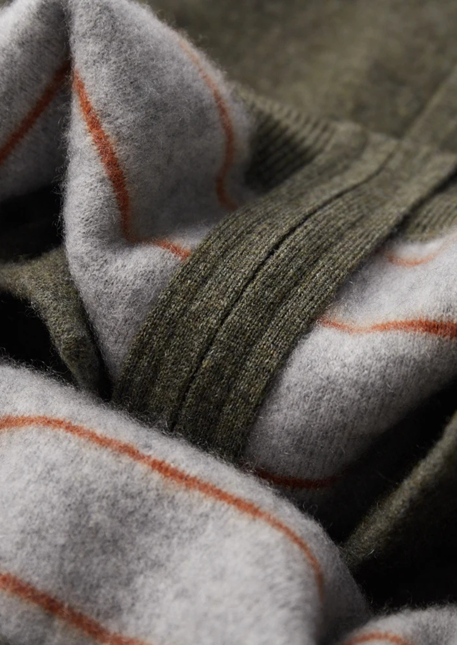 PREMIOVÝ KAŠMÍROVÝ dvoubarevný zipový svetr