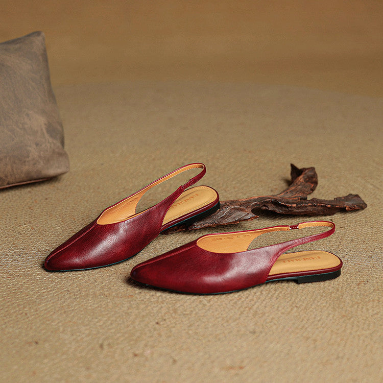 kožené lodičky s špičatou špičkou a patahsou